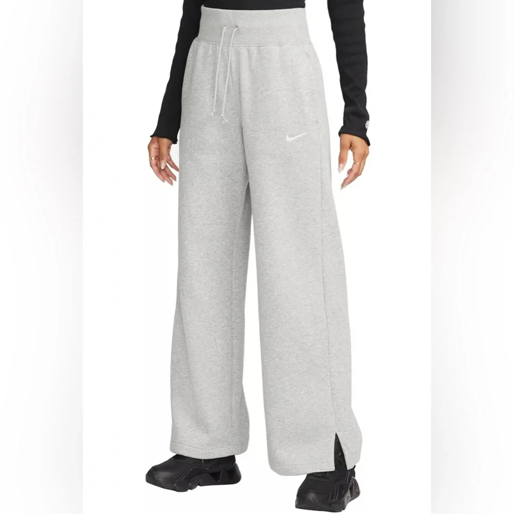 Nike Sportswear Phoenix
Fleece High-Waisted
Wide-Leg Sweatpants - Picture 1 of 14